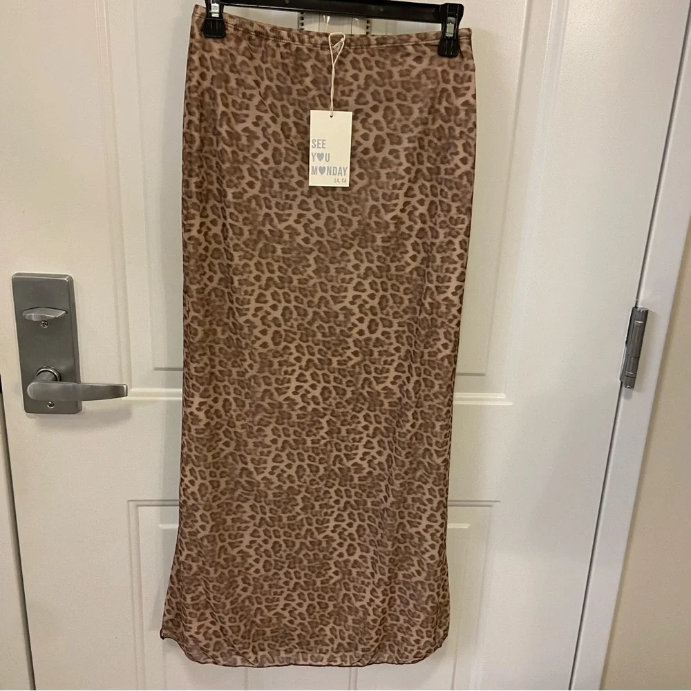 Leopard Print Skirt - Picture 4 of 9